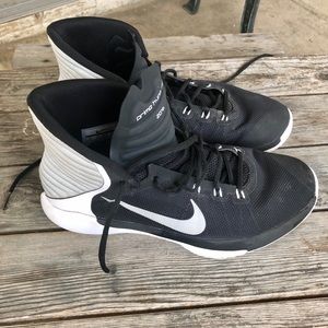 Nike Basketball women’s size 9